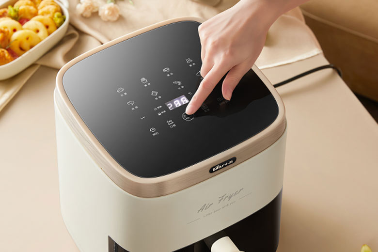 Nồi chiên không dầu 5L Bear QZG-P15R8
